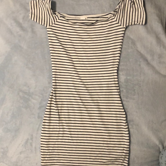 (s) b&w garage dress - Picture 1 of 2